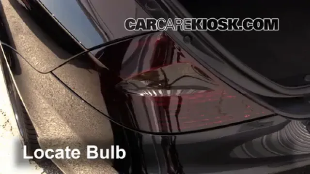 2007 Mercedes-Benz CLS63 AMG 6.3L V8 Lights Tail Light (replace bulb)